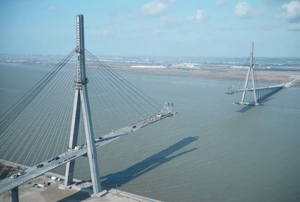 Pont de Normandie, inauguré en 1995