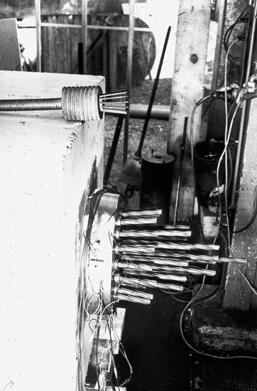 Ancrage béton 1939 et ancrage métallique 1975  (capacités 20 t et 800 t)